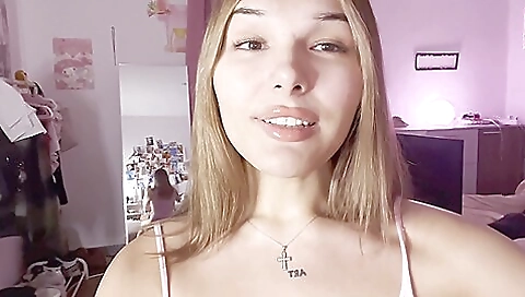 Amateur brunette in 20s fucked in anal and bareback