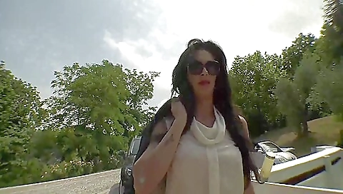 Italian girl has anal sex and her butt is covered with cum