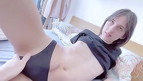 Handjob and cumshot of a small tit brunette in amateur porn