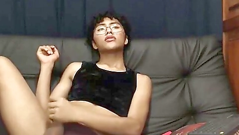 Brunette amateur solo video on cam with sex on camera