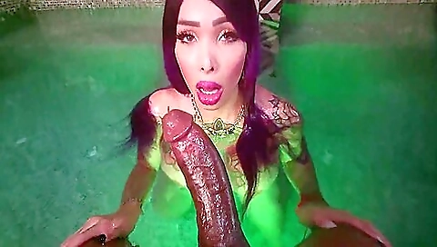 Tattooed hottie showing off her true beauty and pussy