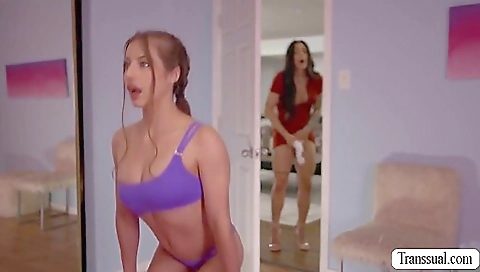 Tattooed brunette with big tits is a very good slut