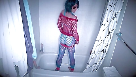 Hot amateur latina is getting ready for a deepthroated orgasm